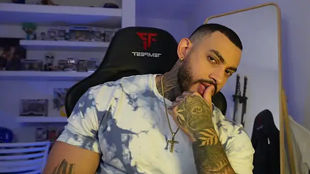 iamjackc  online show from June 1, 9:37 pm