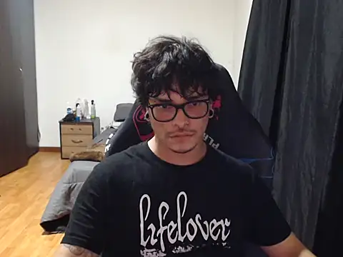 lilgothboy online show from May 5, 5:31 am