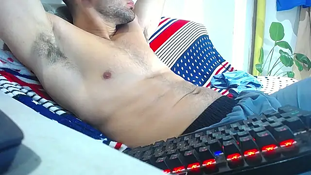 Snapshot of hugo_19cm chatting on February 24, 4:38 am hugo 19cm online show from February 24, 4:38 am