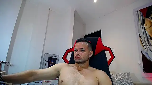 Snapshot of hugo_19cm chatting on September 25, 7:57 pm hugo 19cm online show from September 25, 7:57 pm