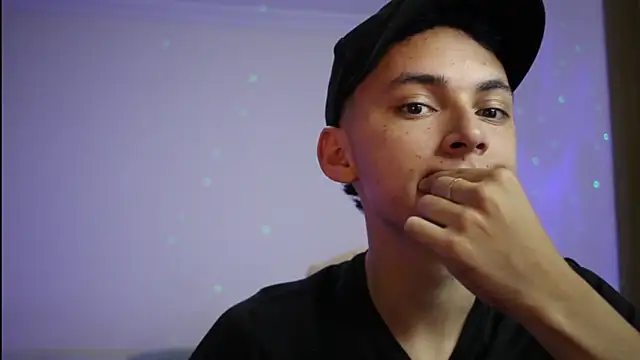 archi love online show from February 6, 5:15 am