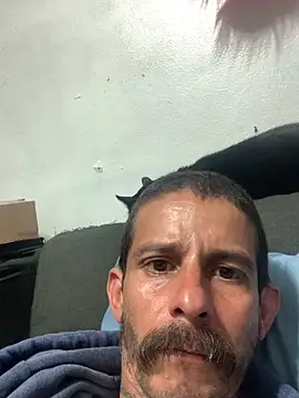 thatmexicanlongdick562 online show from June 2, 7:04 pm