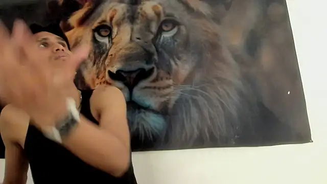 Derekt Shaw online show from July 6, 2:36 pm