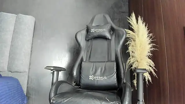 Enzo Maserati online show from July 28, 2:19 am