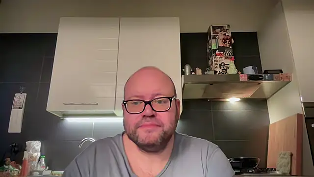 theitalianbear online show from February 21, 5:35 am