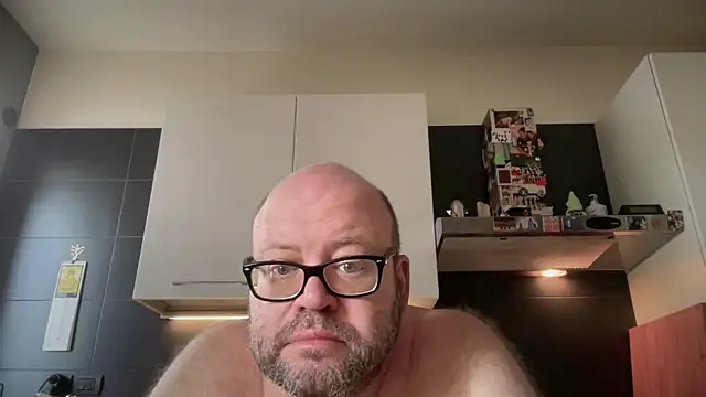 theitalianbear online show from June 7, 5:03 am