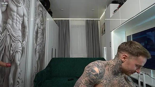 NickHOWLEN online show from November 23, 3:01 pm