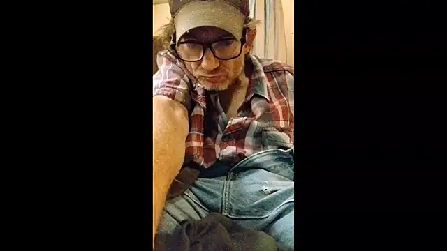 Snapshot of ROBERT0516 chatting on September 29, 6:34 am ROBERT0516 online show from September 29, 6:34 am