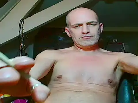 maxhard77 online show from January 17, 1:26 am