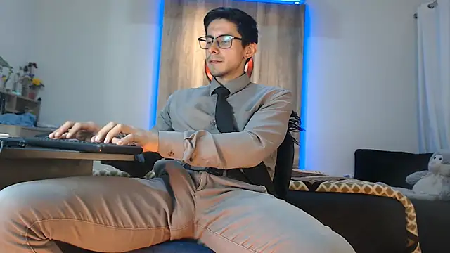 Andrew 4  online show from September 24, 2:22 am