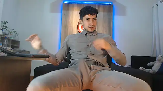 Andrew 4  online show from October 16, 3:58 am