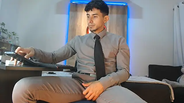 Andrew 4  online show from October 10, 2:27 am