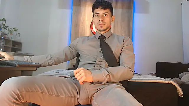 Andrew 4  online show from October 8, 3:33 am