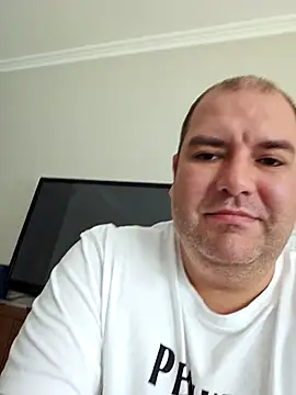 Snapshot of Andrew1900529 chatting on September 24, 8:02 am Andrew1900529 online show from September 24, 8:02 am