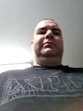 Snapshot of Andrew1900529 chatting on February 25, 5:52 am Andrew1900529 online show from February 25, 5:52 am