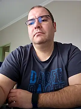Snapshot of Andrew1900529 chatting on December 10, 7:47 am Andrew1900529 online show from December 10, 7:47 am