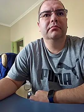 Snapshot of Andrew1900529 chatting on March 12, 10:05 am Andrew1900529 online show from March 12, 10:05 am