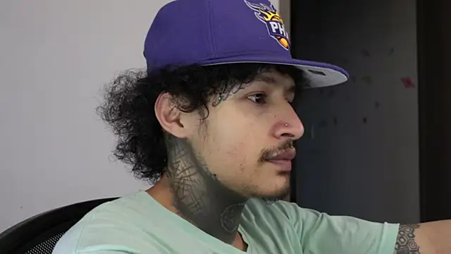 trieone online show from February 22, 11:06 pm