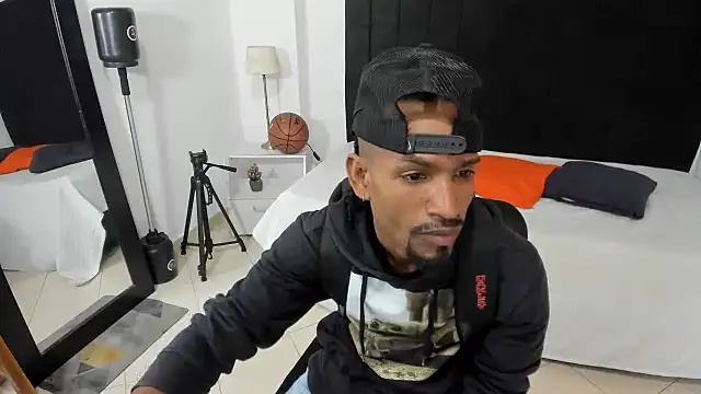 anhtony wayans online show from October 6, 12:04 am