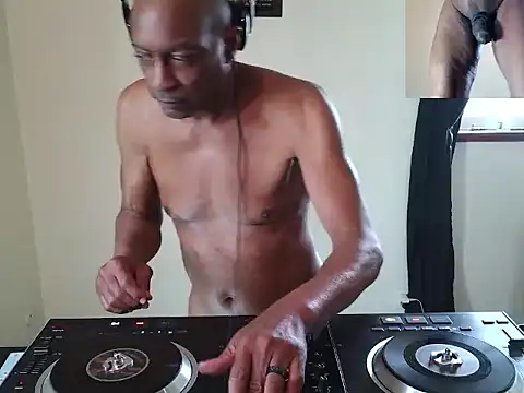 longdick4you8686 online show from March 21, 9:30 pm