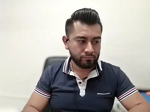 youmanhorny online show from April 15, 7:36 pm