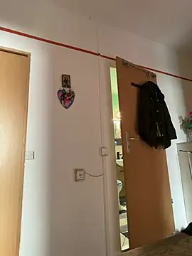 smaili1513 online show from April 3, 7:16 am