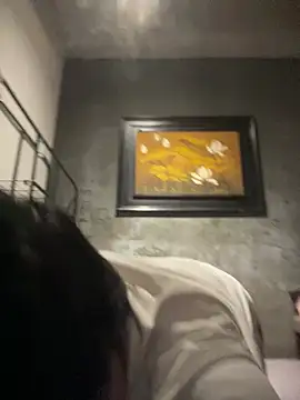 KayNguyenn online show from March 23, 7:20 pm