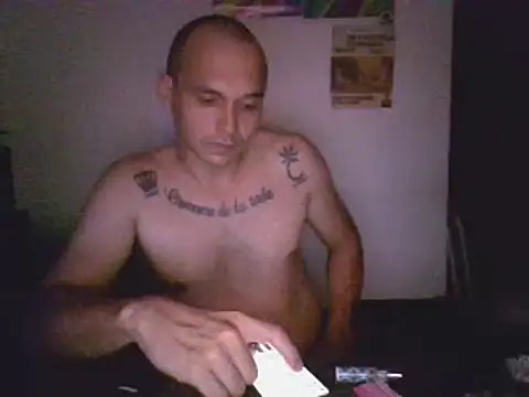Snapshot of universitario-col chatting on March 7, 1:42 am universitario-col online show from March 7, 1:42 am