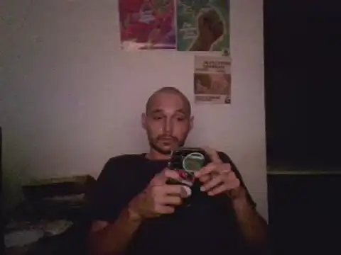 Snapshot of universitario-col chatting on December 5, 2:42 am universitario-col online show from December 5, 2:42 am