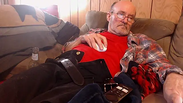 snickers1 online show from April 14, 4:28 pm