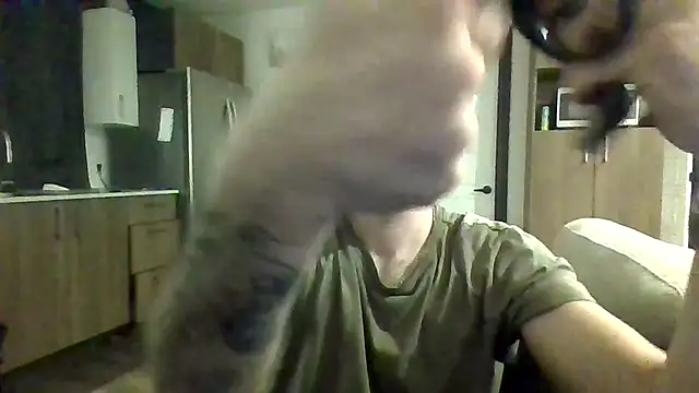 jijicool1 online show from January 9, 11:32 pm