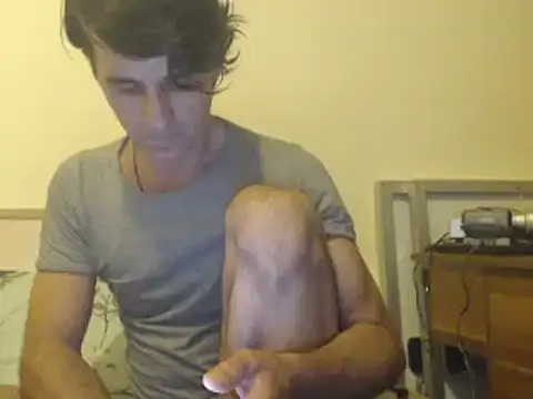 Snapshot of yvesstorm1 chatting on January 19, 5:39 pm yvesstorm1 online show from January 19, 5:39 pm