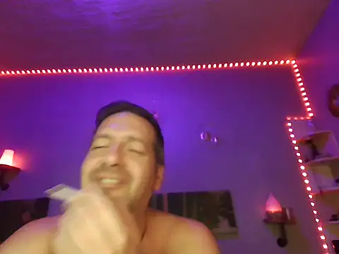 matrikes1 online show from December 6, 7:45 pm