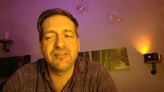 matrikes1 online show from December 15, 4:48 pm