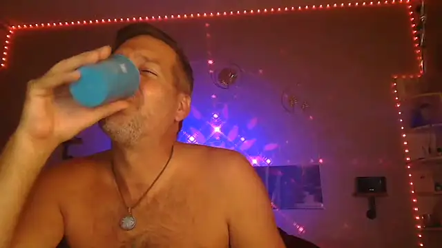 matrikes1 online show from October 8, 6:45 pm