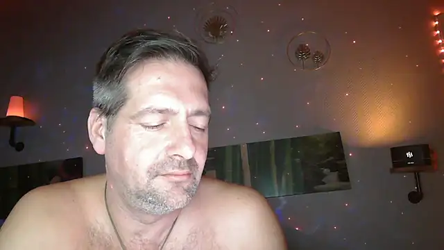 matrikes1 online show from December 14, 9:46 pm