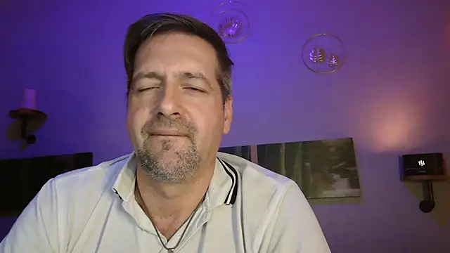 matrikes1 online show from December 20, 8:23 pm