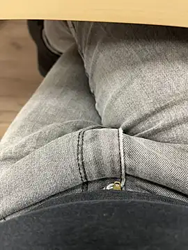  Inchiodo  online show from December 5, 6:02 pm