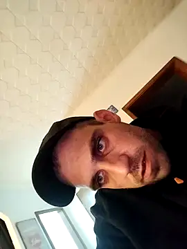 Codymc89 online show from November 3, 4:09 pm