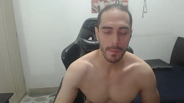 Snapshot of samuelgarcia_ chatting on October 6, 6:51 am samuelgarcia online show from October 6, 6:51 am