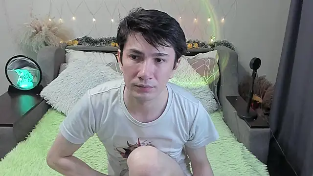 Yumi steve online show from December 15, 4:04 pm