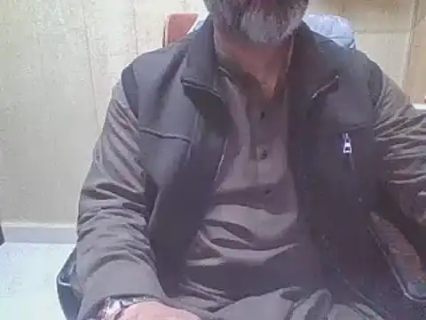 hairymaster95 online show from December 17, 4:09 am