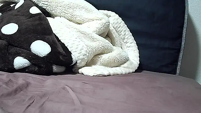 Snapshot of smalldick3280 chatting on December 23, 9:05 am smalldick3280 online show from December 23, 9:05 am