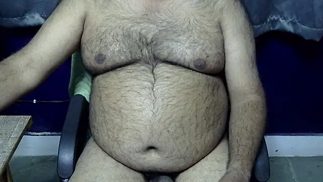 Snapshot of hairysubcub_70 chatting on January 18, 7:15 pm hairysubcub 70 online show from January 18, 7:15 pm