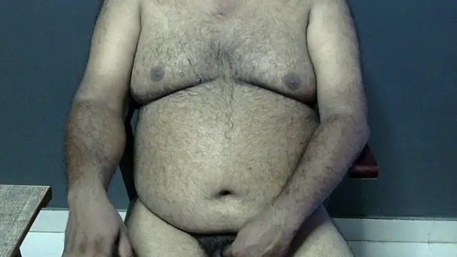 Snapshot of hairysubcub_70 chatting on September 24, 7:18 am hairysubcub 70 online show from September 24, 7:18 am