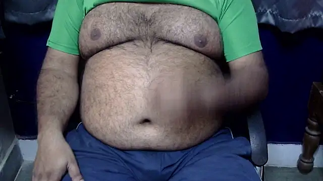 Snapshot of hairysubcub_70 chatting on January 21, 4:11 am hairysubcub 70 online show from January 21, 4:11 am
