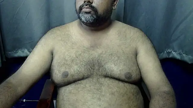 Snapshot of hairysubcub_70 chatting on October 3, 10:20 am hairysubcub 70 online show from October 3, 10:20 am