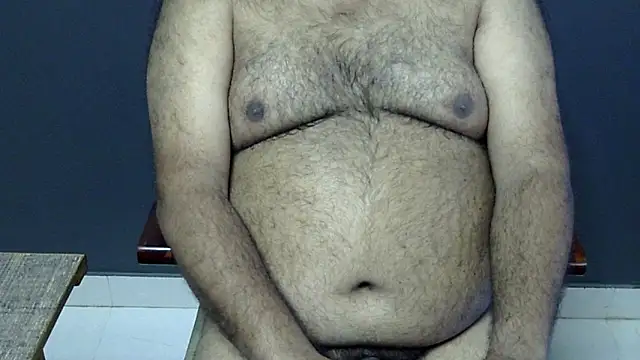Snapshot of hairysubcub_70 chatting on February 28, 6:54 am hairysubcub 70 online show from February 28, 6:54 am