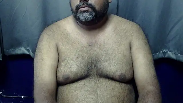 Snapshot of hairysubcub_70 chatting on October 5, 11:36 am hairysubcub 70 online show from October 5, 11:36 am