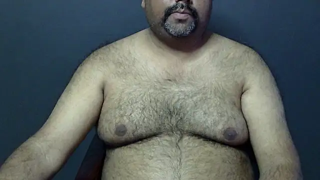 Snapshot of hairysubcub_70 chatting on February 25, 7:09 am hairysubcub 70 online show from February 25, 7:09 am